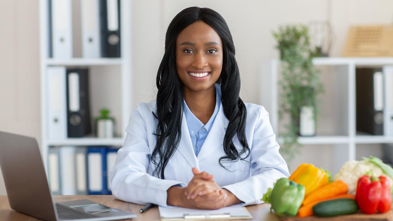 Veterinary nutritionist on sale